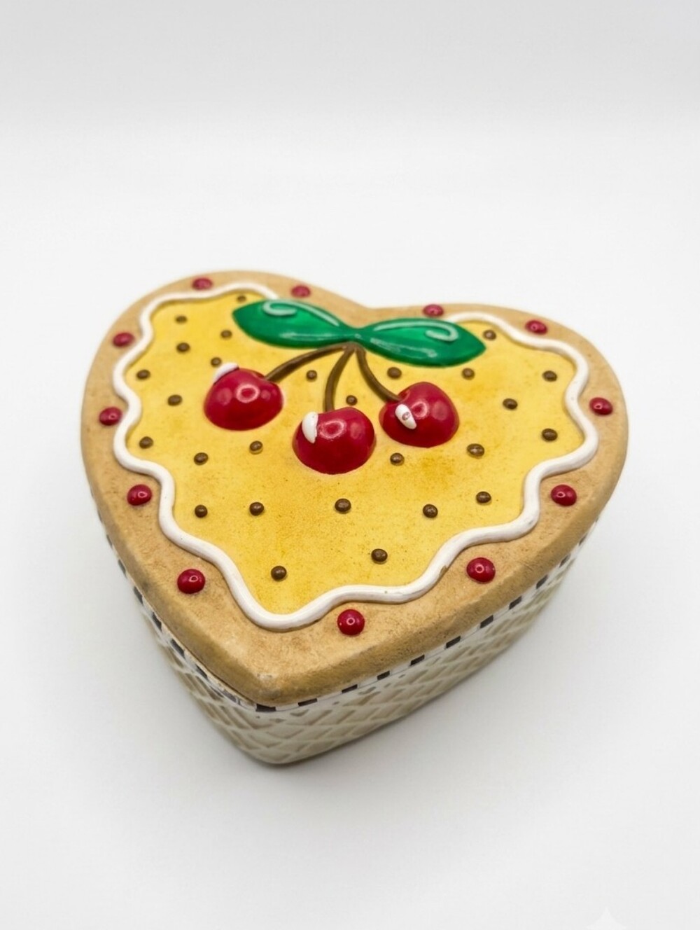 Mary Engelbreit Heart Trinket Box Cherry Dotted Basketweave Vintage 2001 Enesco